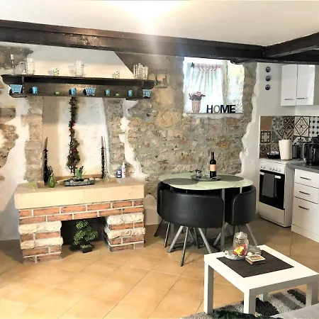 Apartman Centar 258 *